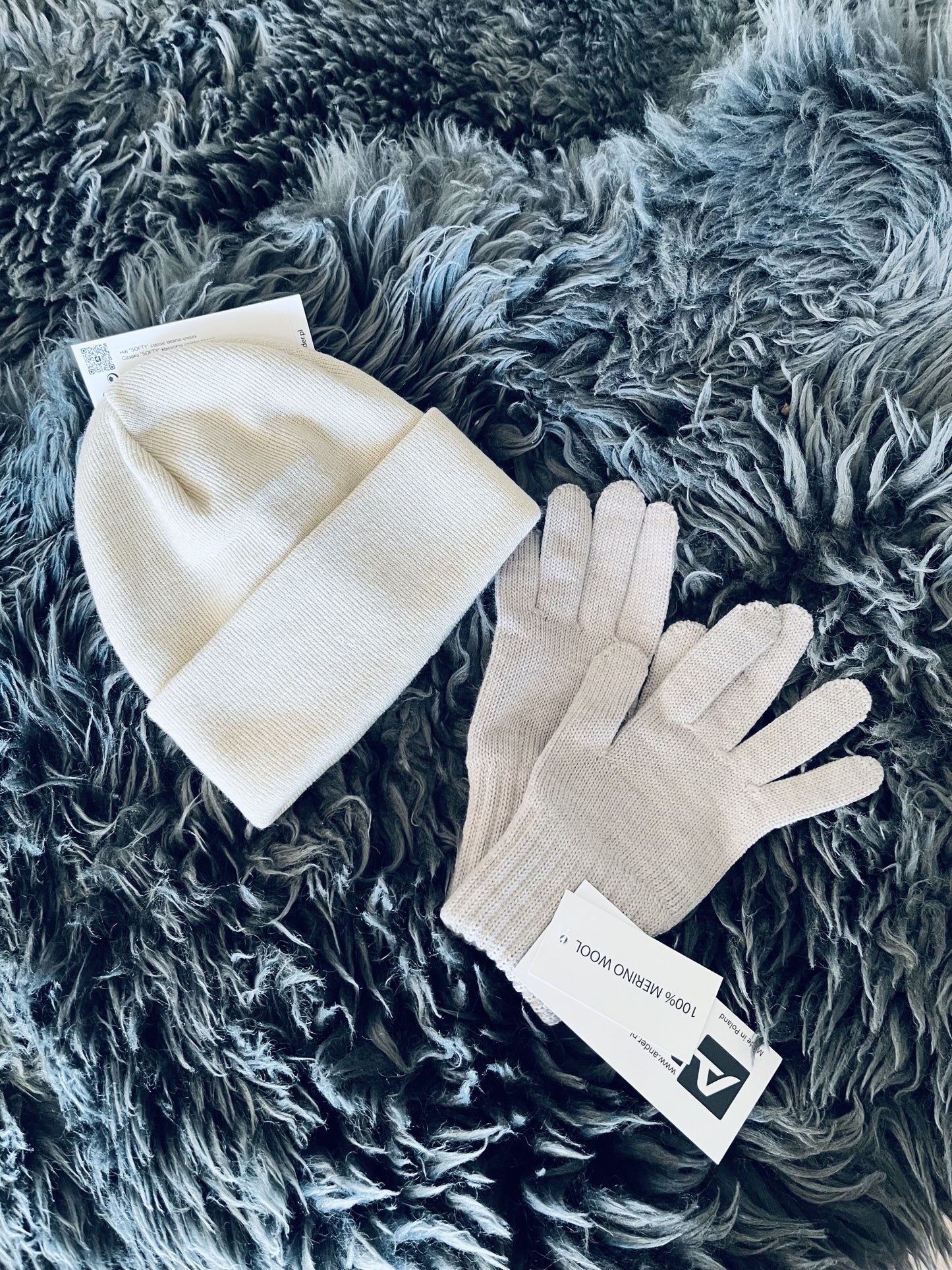 Juleavesæt – Beige farver Hue i Akryl & Handsker i 100% Merinould