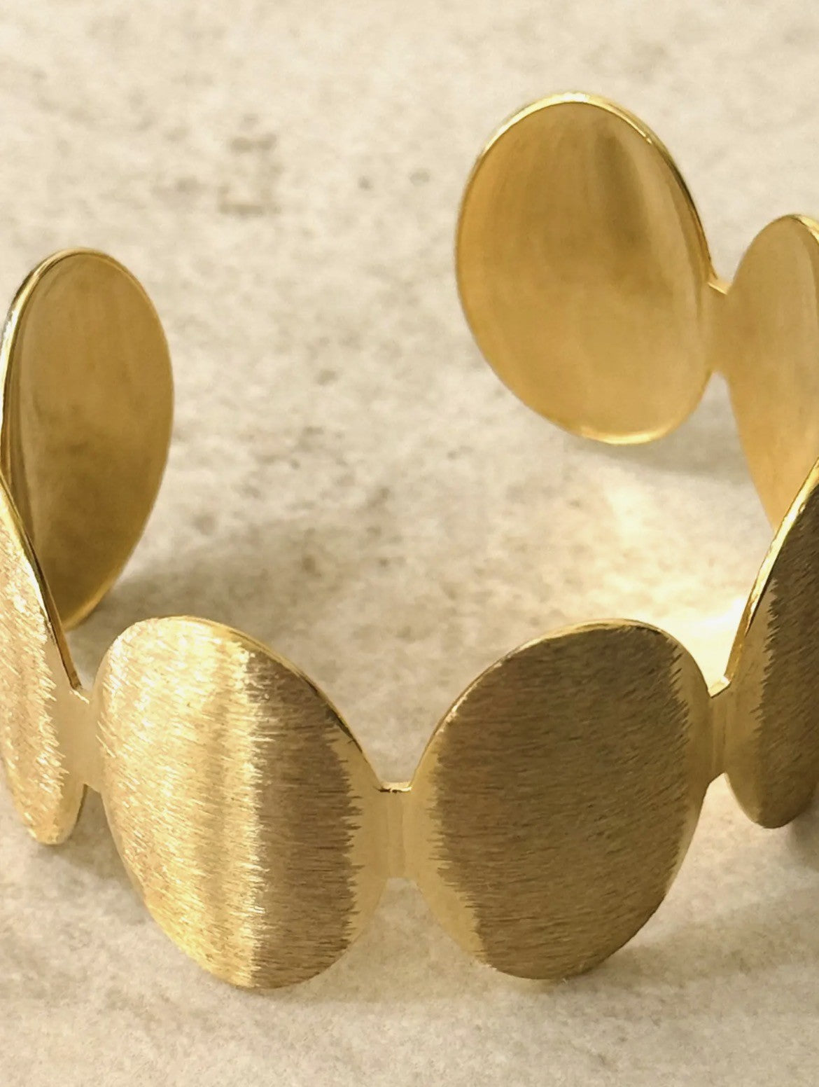 Ellipse Armbånd – Børstet Guld