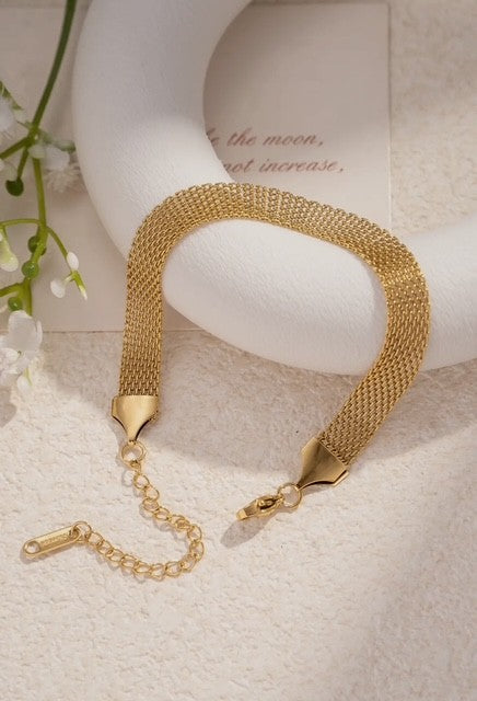 Elegant mesh armbånd i guldbelagt rustfrit stål